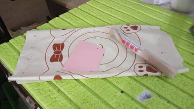 3 In1 Silicone Baking Mat With Wooden Belan & Cake Scraper (3 Pcs Set / 65×45 CM) - dailyneed.life