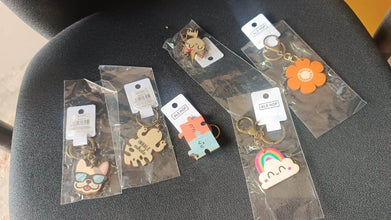 Cute Flower-Shaped Keychain (Mix Design / 1 Pc) - dailyneed.life