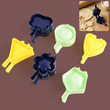 1 Pc Assorted Shape Plastic Snack Mould (Mix Design / 1 Pc) - dailyneed.life