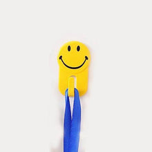 Plastic Self-Adhesive Smiley Face Hooks, 1 Kg Load Capacity (6pcs) - dailyneed.life