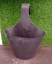 Hanging Planter Pot used for storing and holding plants and flowers in it and this is widely used in in all kinds of gardening and household places etc. - dailyneed.life