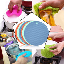 Mat, 1Pc Silicone Hot Mat used for breakfast, lunch and dinner purposes in different-different places. - dailyneed.life