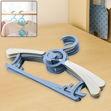 Large Adjustable Plastic Dress Hangers – Space-Saving & Lightweight (5 Pc) - dailyneed.life