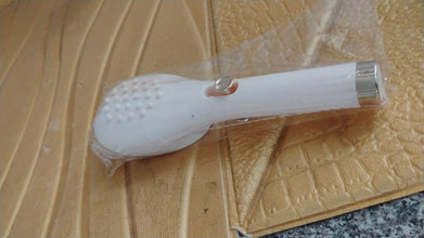 Self-Cleaning Anti-Static Massage Comb (1 Pc) - dailyneed.life