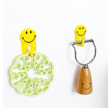 Plastic Self-Adhesive Smiley Face Hooks, 1 Kg Load Capacity (6pcs) - dailyneed.life