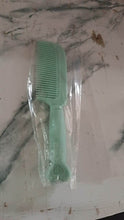 Plastic Hair Comb with Heart-Shaped Handle (1 Pc) - dailyneed.life
