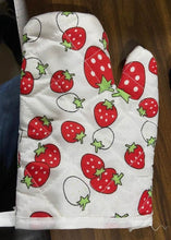 Designer Multicoloured Oven Mitt and Pot Holder - dailyneed.life