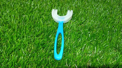 U-Shaped Toothbrush for Kids Manual Whitening Toothbrush Silicone Brush Head for Kids Children Infant Toothbrush For 2-6 Years - dailyneed.life