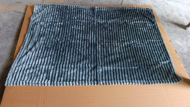 Pet Soft Cat Dog Blanket / Towel (110×70 Cm / 1 Pc / Mix Color & Design) - dailyneed.life