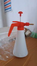 Handheld Pressure Water Sprayer Bottle (1 Ltr) - dailyneed.life
