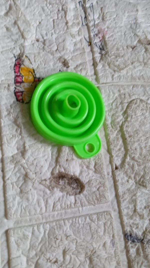 Silicone Funnel for Kitchen Use Oil Pouring Sauce Water Juice - dailyneed.life