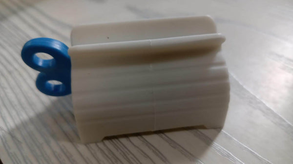 Rolling Tube Toothpaste Squeezer Toothpaste Seat Holder Stand - dailyneed.life