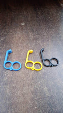 Plastic Hand Mobile Stand (Mix Color / 1 Pc) - dailyneed.life
