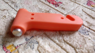 Car Safety Hammer - Emergency Rescue Tool with Window Breaker & Seatbelt Cutter - dailyneed.life