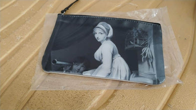 Stylish Multipurpose Makeup & Stationery Bag (19x12cm & 1pc) - dailyneed.life