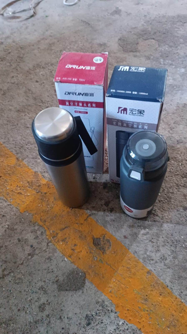 Stainless Steel Vacuum Water Bottle Approx 700ml (1 Pc) - dailyneed.life