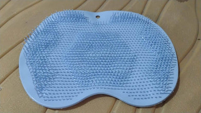 Silicone Bath Massage Cushion – Suction Cup Exfoliating Foot Scrubber & Mat - dailyneed.life