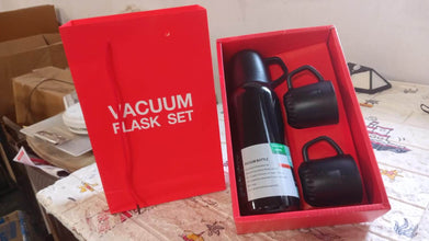 Vacuum Flask Set – Stainless Steel Thermos with 3 Cups, Approx 500ml - dailyneed.life