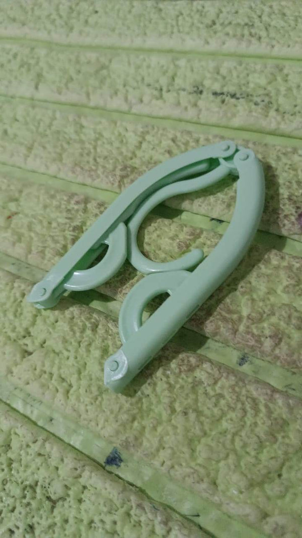 Travel Hangers, Portable Folding Clothes Hangers (1 Pc / Small) - dailyneed.life
