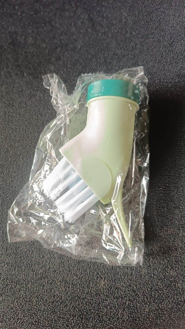 Multipurpose Bottle-Connectable Cleaning Brush with Built-In Scraper (1 Pc) - dailyneed.life
