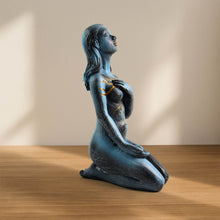 Elegant Resin Kneeling Woman Decorative Statue (1 Pc) - dailyneed.life